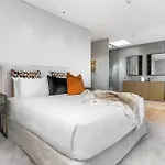 France Street Apartments By Urban Rest